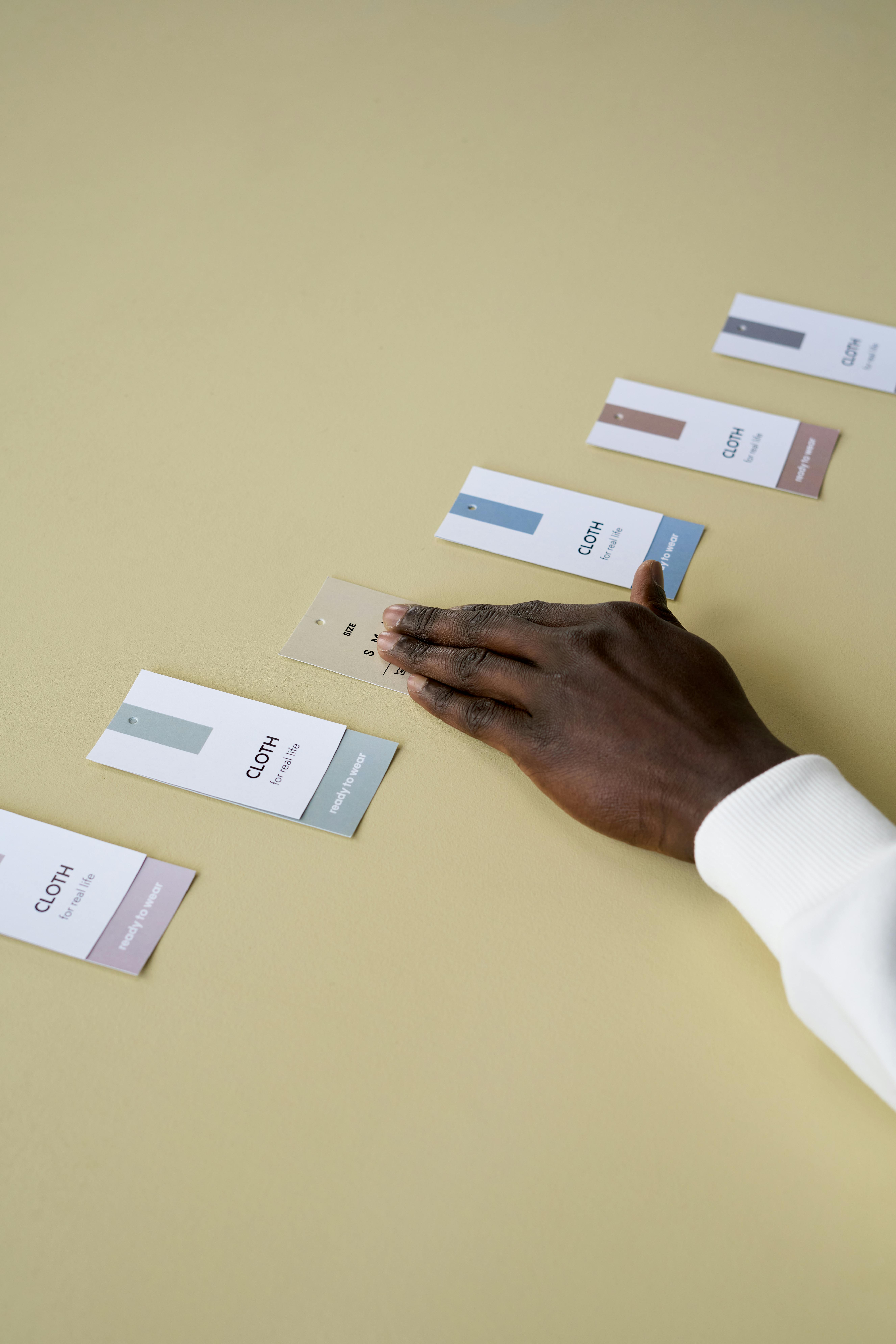 Etiam nec commodo leo, at aliquet risus